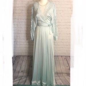 Vintage Glamorous Robe